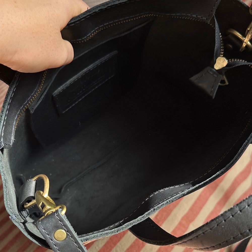 Portland Leather Sleek Black Bag - Picture 8 of 8